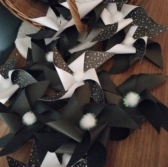 Bundle of (12) Handmade Pinwheels in Mixture of Black/Black/White - Picture 3 of 5